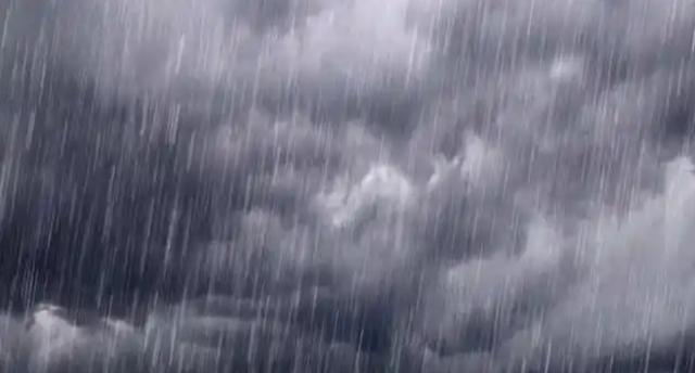 如果全地球一直下雨，人类能坚持多久？郑州地铁5号线的积水退去后，维修工人