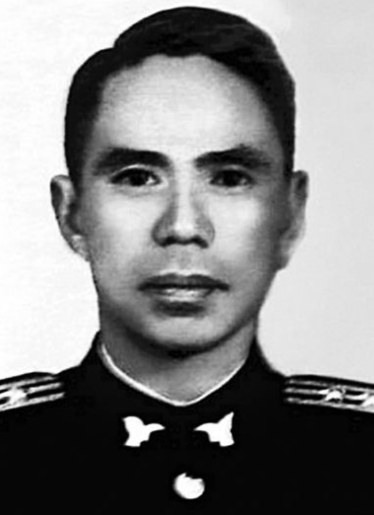 1992年，长期居住在美国的特务头目毛森，在生命弥留之际，对儿子吐露心声：他最大