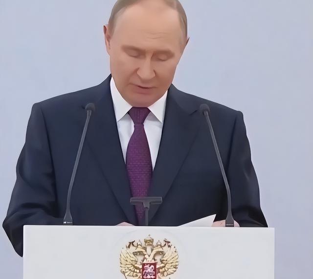 克里米亚和乌东四洲，最早也是苏俄的领土，乌克兰反俄付出了惨重的代价。今年上半年，