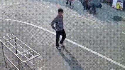 触目惊心！杀红眼的恶犬究竟有多恐怖？3月9日，在山东临沭县，一条疑似维罗纳的黑