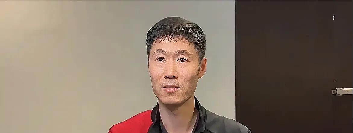 林诗栋再兼三项！孙颖莎王曼昱再次配对，王励勤这盘棋！你怎么看？中国乒乓球队公布