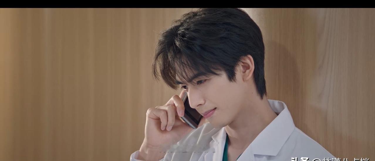 重刷《骄阳似我》才恍然大悟，庄序连男主竞争的入场券，其实都没拿到过。作者早就把