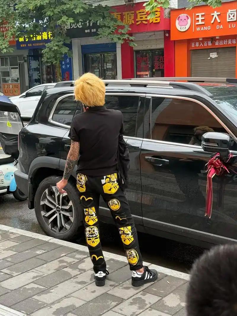 “黄毛”的杀伤力被严重低估了！这些闲散青年没本事赚钱，却有空闲把女孩骗进