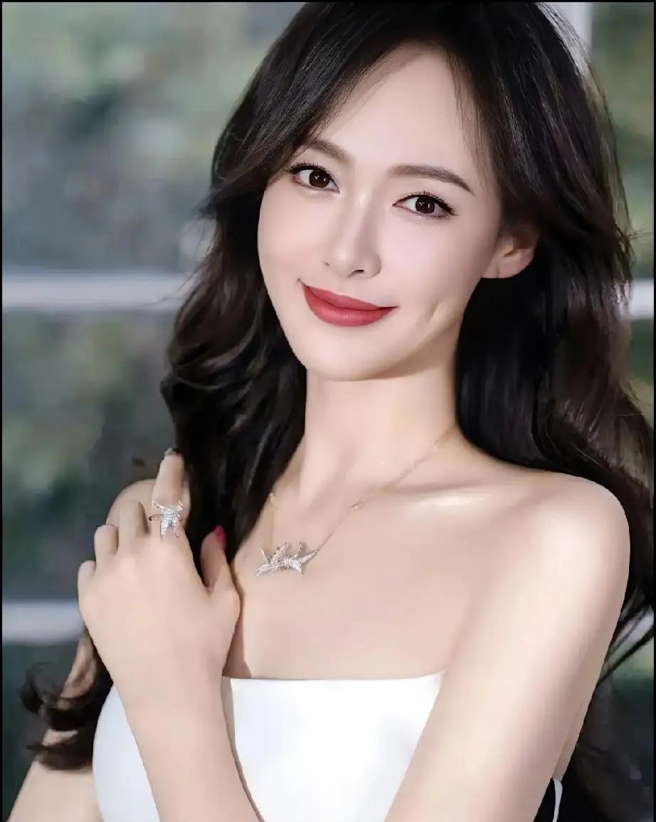 唐嫣icon可能再也翻不了身了，原因很简单，不是因为她演技差，而是因为她