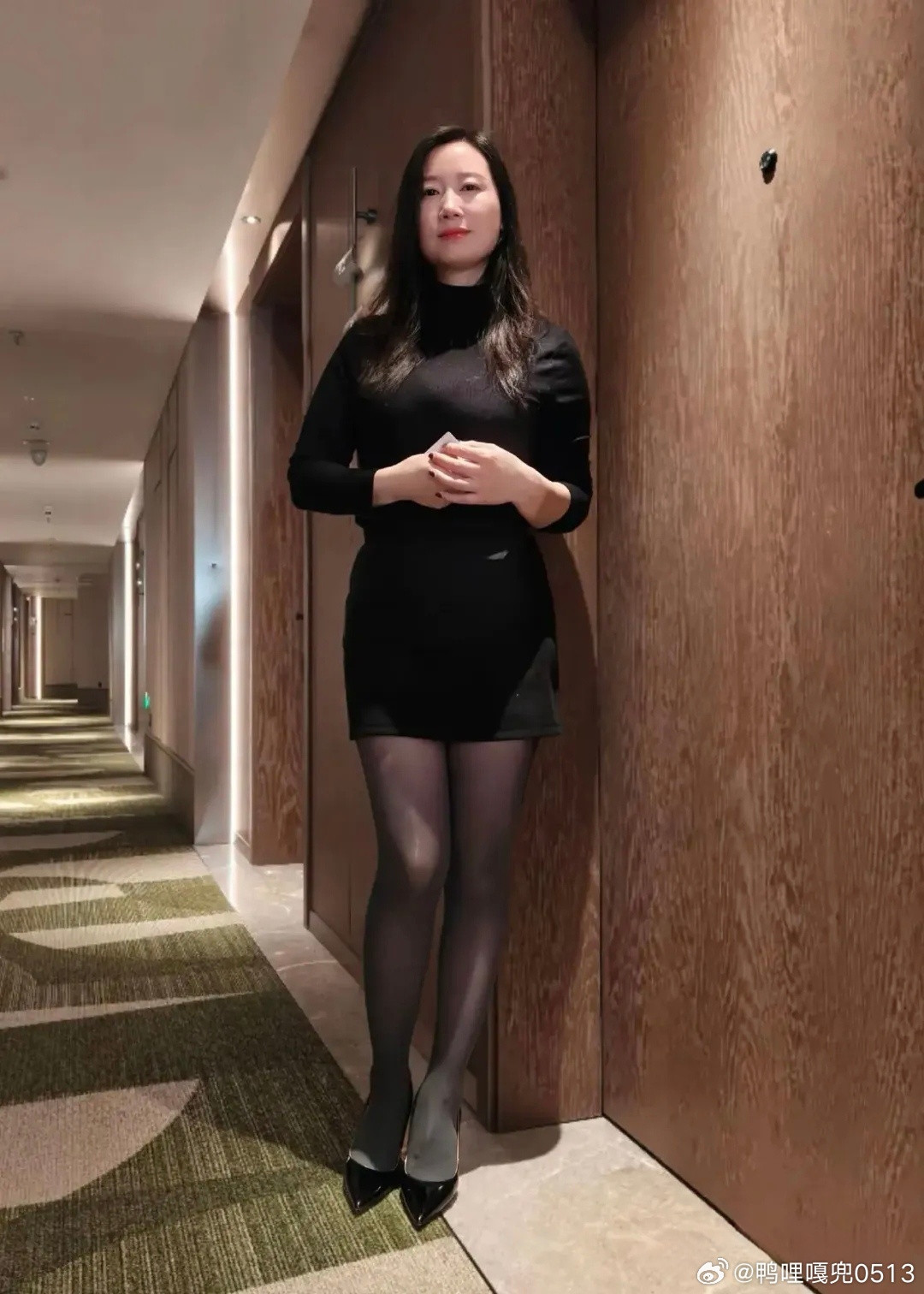 写真职业装白领还是经理呢？