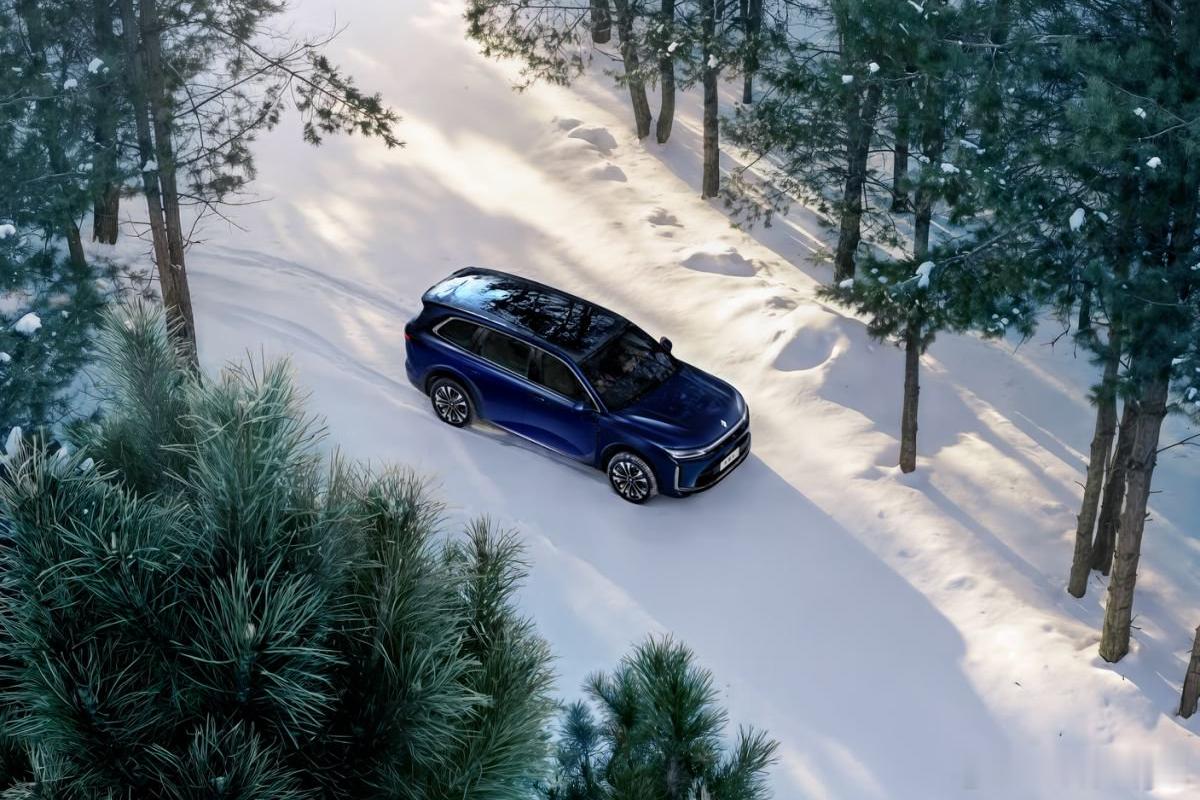 在去年下半年，华为方面虽然澄清了“宝骏华境子品牌就是华为‘三境’系列”的传闻。但