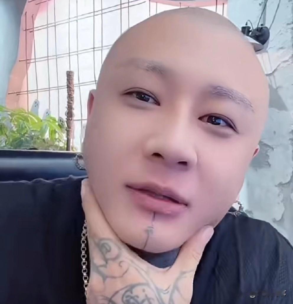 小胖透露方丈现在是ks的首富，丈门粉丝消费能力全网最强！