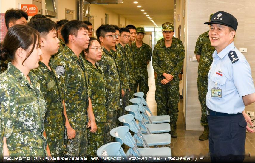 知己知彼，百战百胜！大家了解一下台岛军事动态！以下是台湾媒体报道:【空军司令