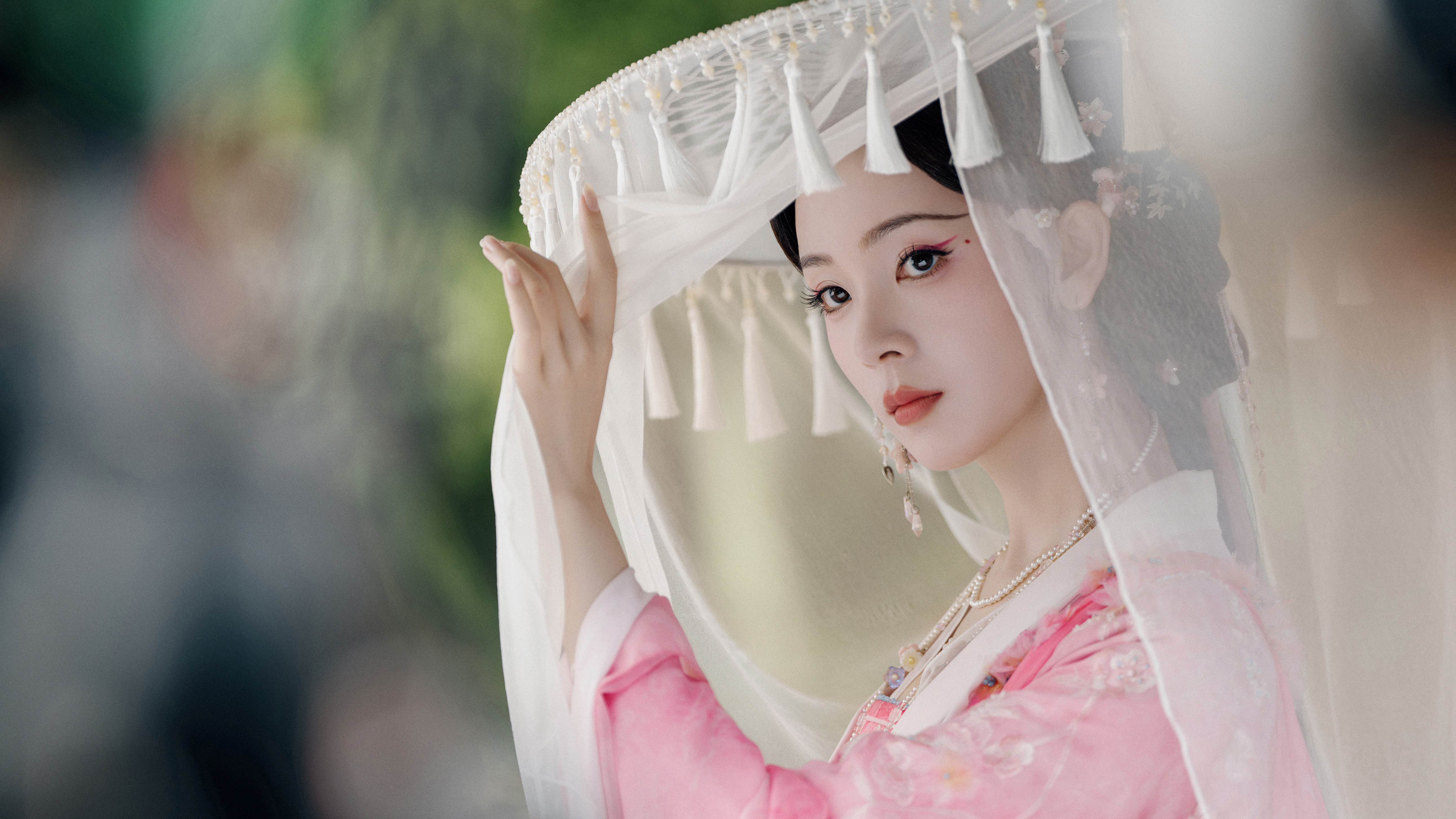 5555555555应该是最后一组漂亮剧照了《水龙吟》西方桃☽剧照-粉衣（粉