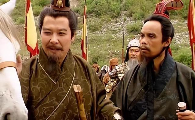 庞统临死前警告刘备：你被诸葛亮给骗了！蜀汉最后的败亡就在于此。庞统临死前警告刘备