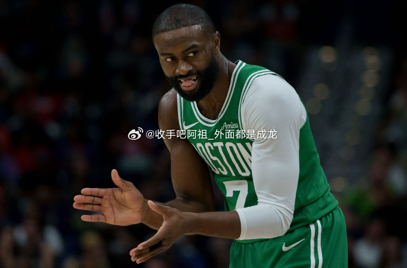 NBA常规赛继续进行，凯尔特人主场123-117战胜尼克斯。本场比赛，杰伦·布朗
