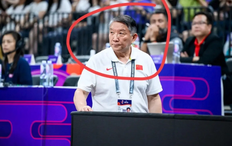 喊李梦回来的人，真得醒醒啦！瞧瞧宫鲁鸣那表情，就知道女篮为啥输给日本。比
