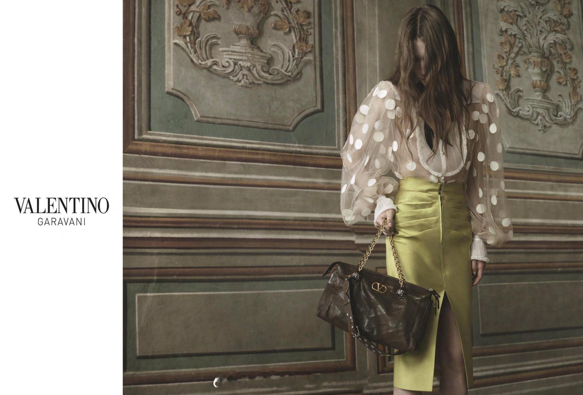 Valentino2026年春夏成衣成衣大牌广告模特：EmeseNyiro