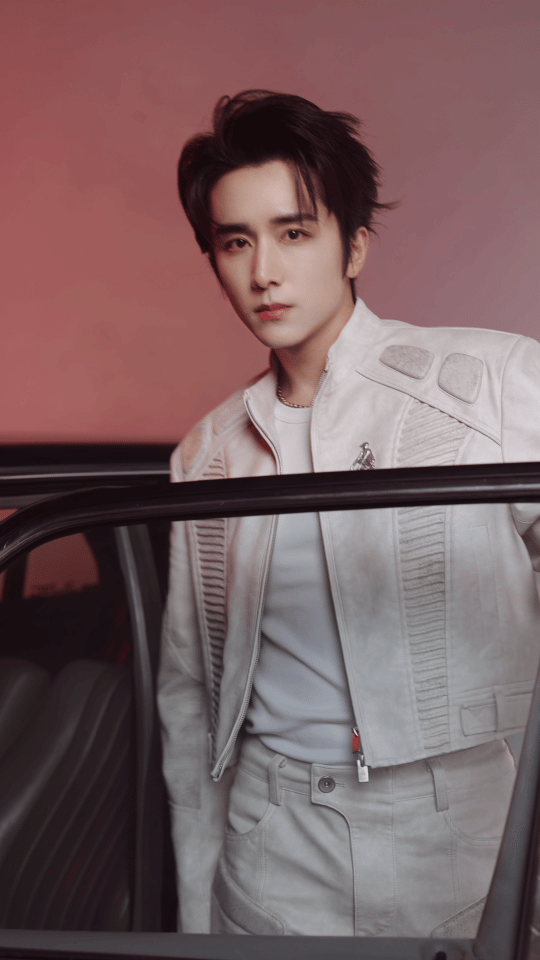 不想上班想上张新成的车张新成穿白色皮衣下车那一幕，我愿称之为“节后综合症催化剂