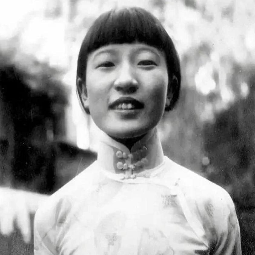 2014年，清末最后一位格格，溥义的亲侄女，在北京离世。临终时，她捐出了北京1套