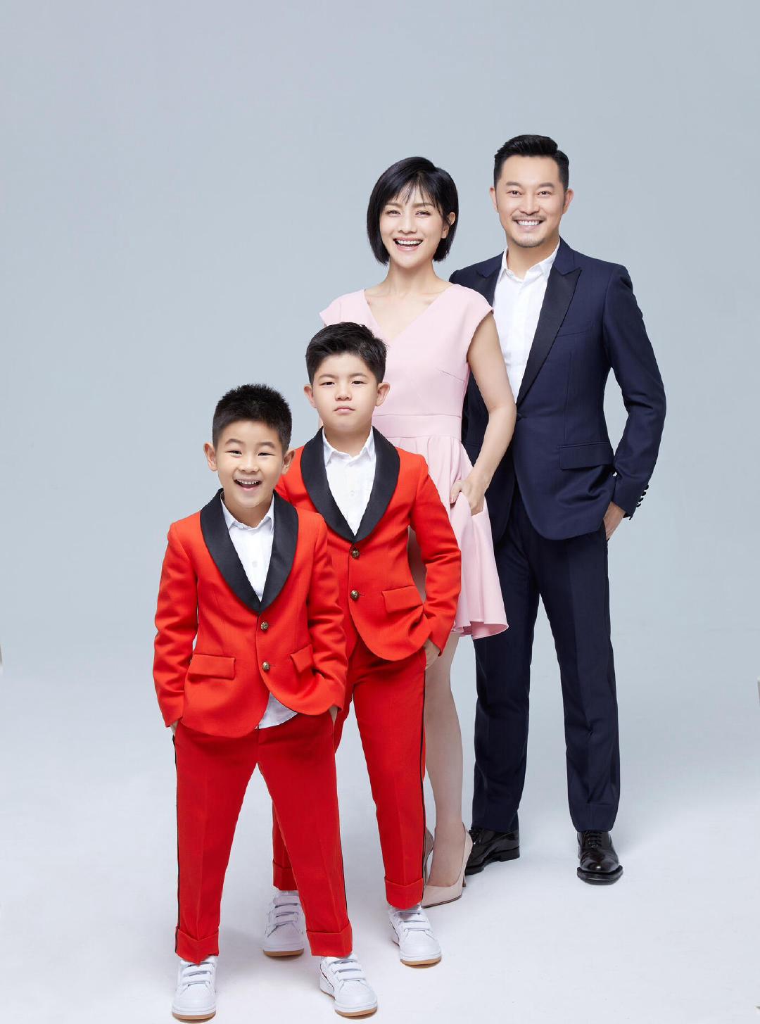 岳云鹏：你承不承认你是东北怕媳妇第二名？沙溢：不承认，因为我是第一名！沈