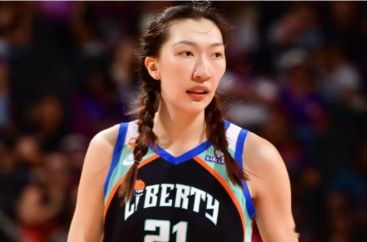 黑八奇迹！北京时间9月30日，WNBA季后赛首轮G2，纽约自由人主场87-71再