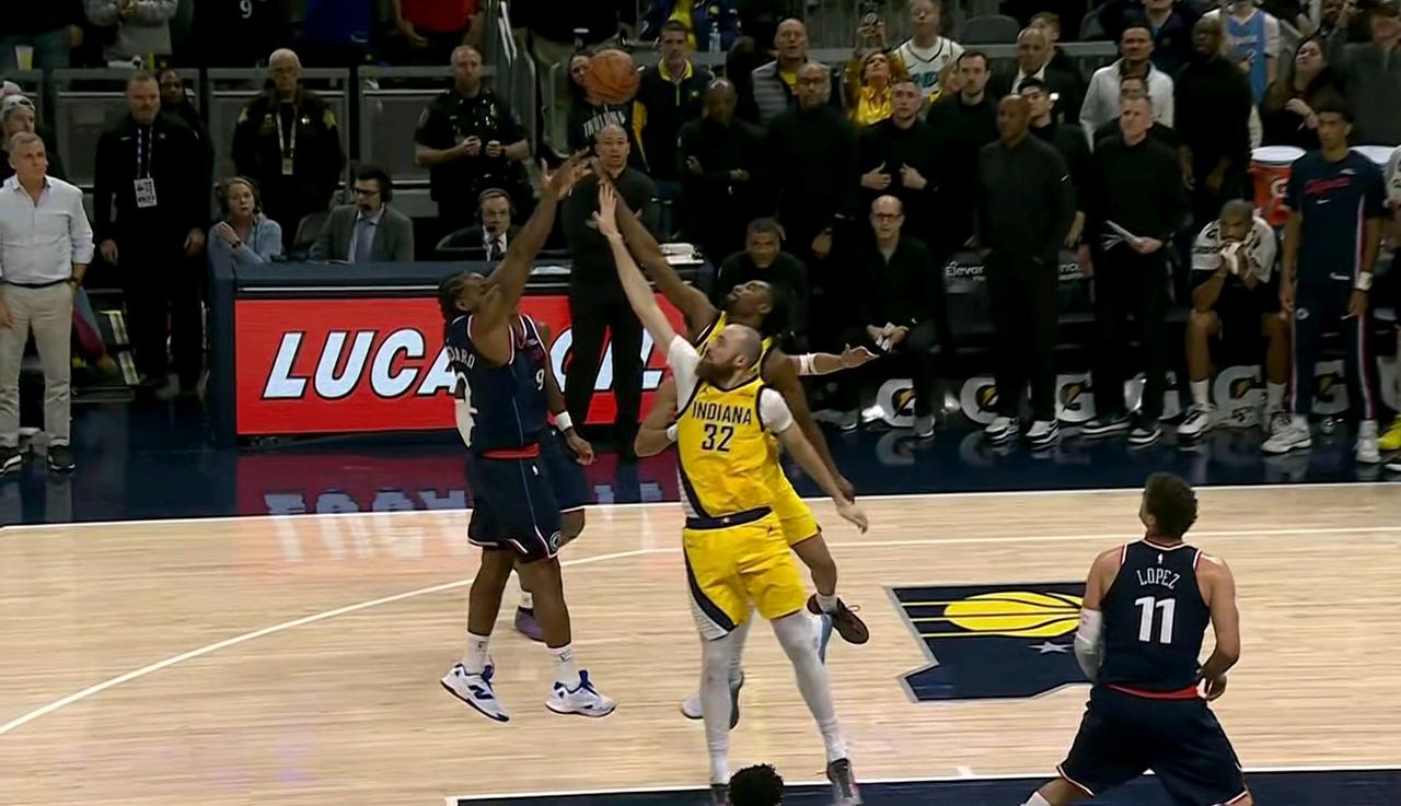 卡乔丹绝杀步行者！颠覆我认知的0.4秒，nba真的是啥剧情都能上演，小卡准绝