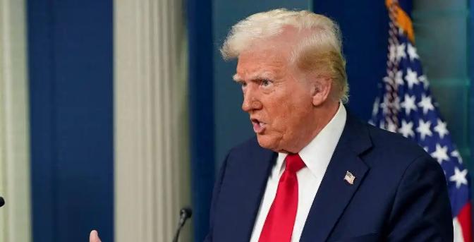 又是国家安全？特朗普故技重施，对中国下狠手！【观察者网】据彭博社和香港《南华早