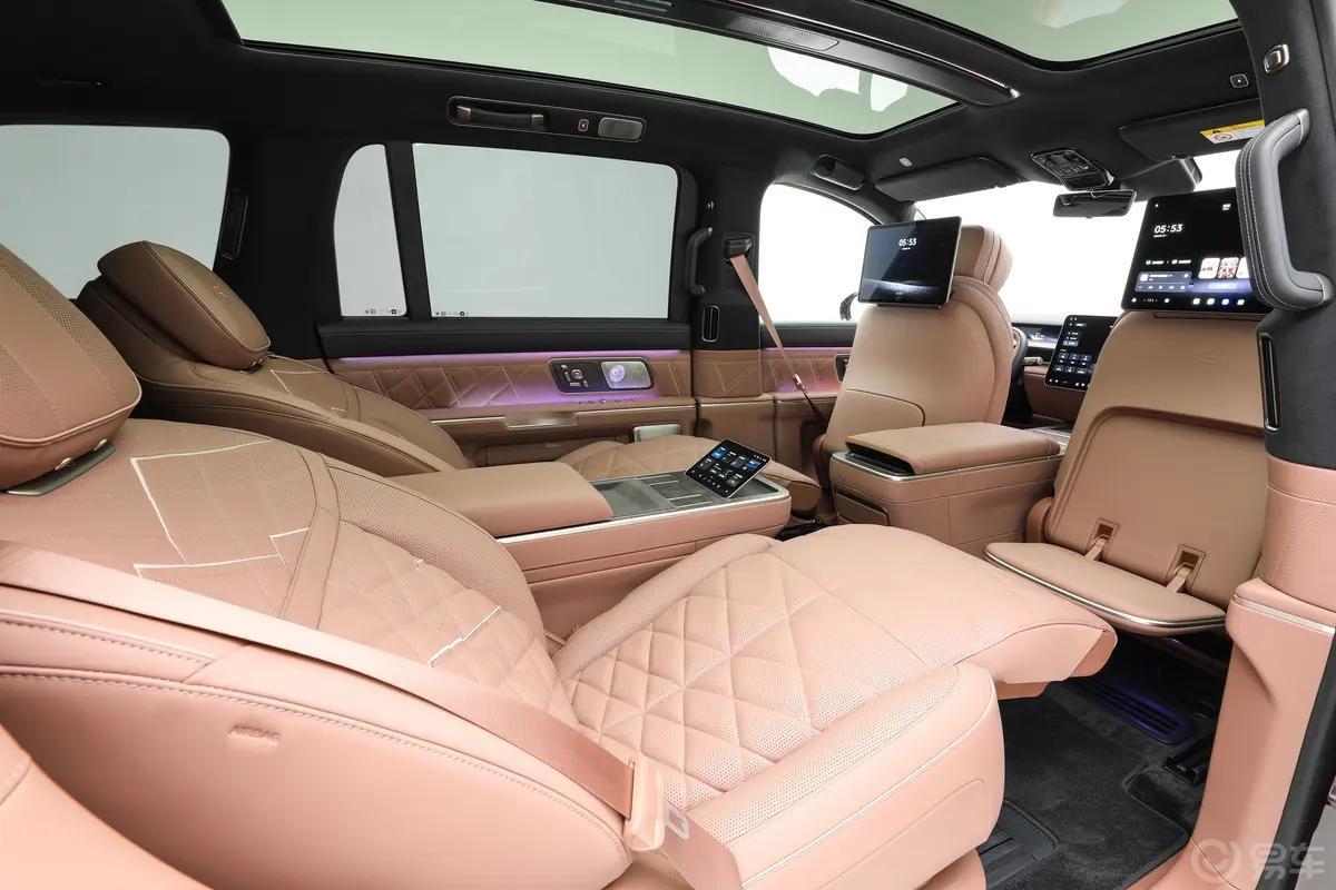 新车60万的蔚来ES9，过去我会否定这样的车，因为五六十万的车，价格当不当正不