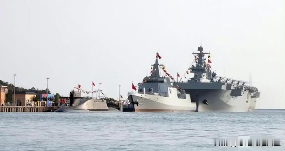 明天三亚有雨，择日不如撞日，搞不好今天下午就要有航母服役的大事要发生，不敢想象今