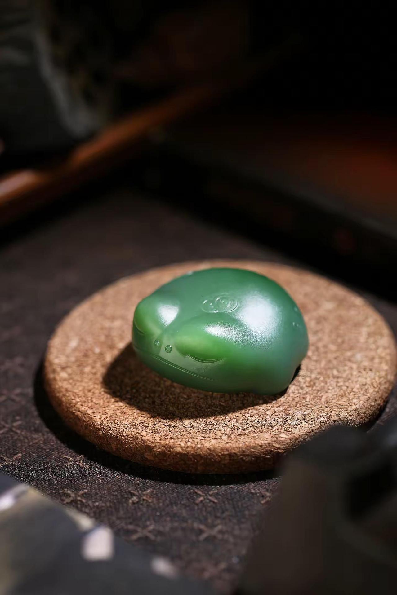 📣【现货】悟道蟾、俄罗斯碧玉、7坑老料白加绿、阳绿色系、种色细度具佳、款证齐全