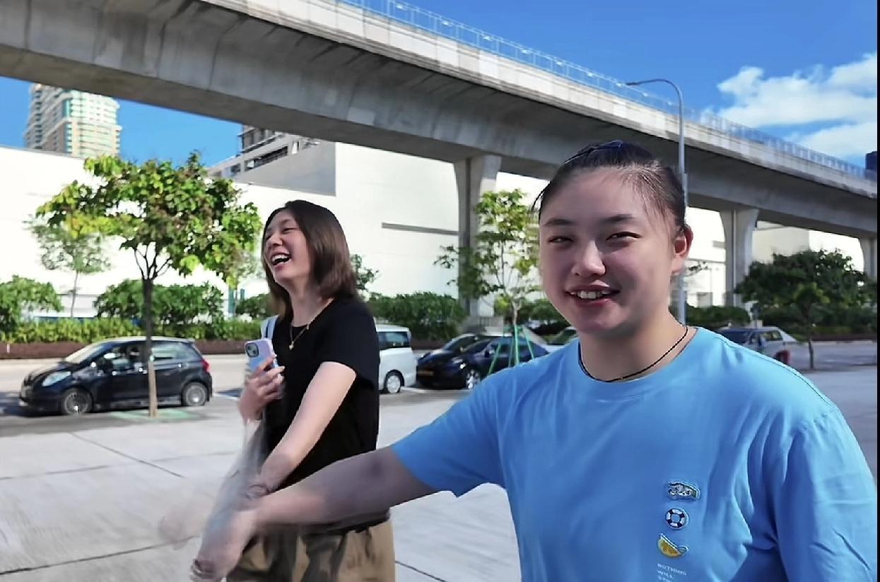 09月15日，王曼昱吃醋了，真是太可爱了，王曼昱的好姐妹，徐奕和陈熠晒出两人在马