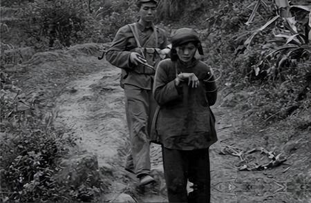 1975年，上百名美军惨死在越南美女特工阮文慧手下，美军悬赏10万未果，谁知4年