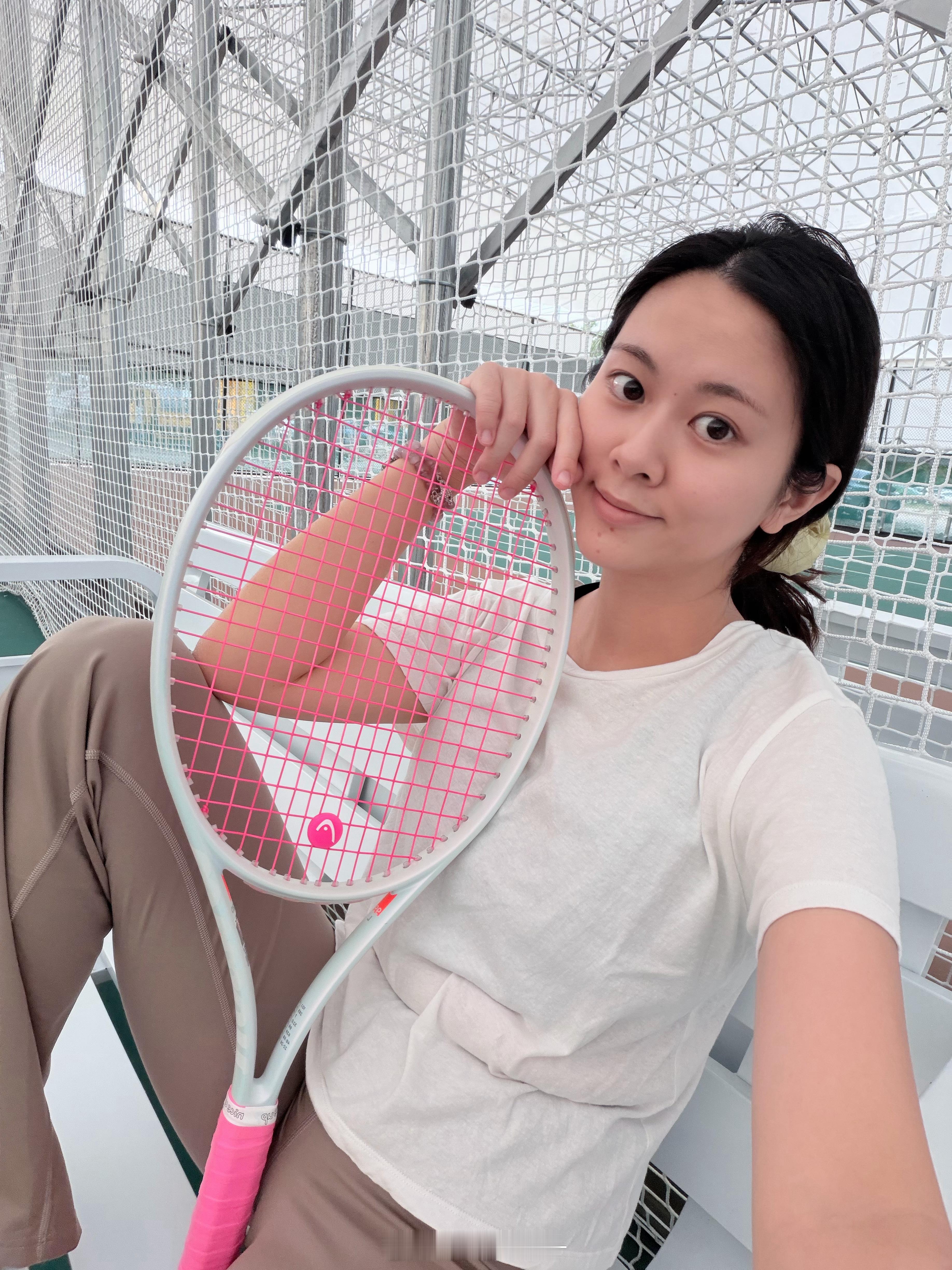 非常喜欢自己现在的生活有自己信任的挚友，有喜欢的工作有爱好的运动，有爱我的家人就