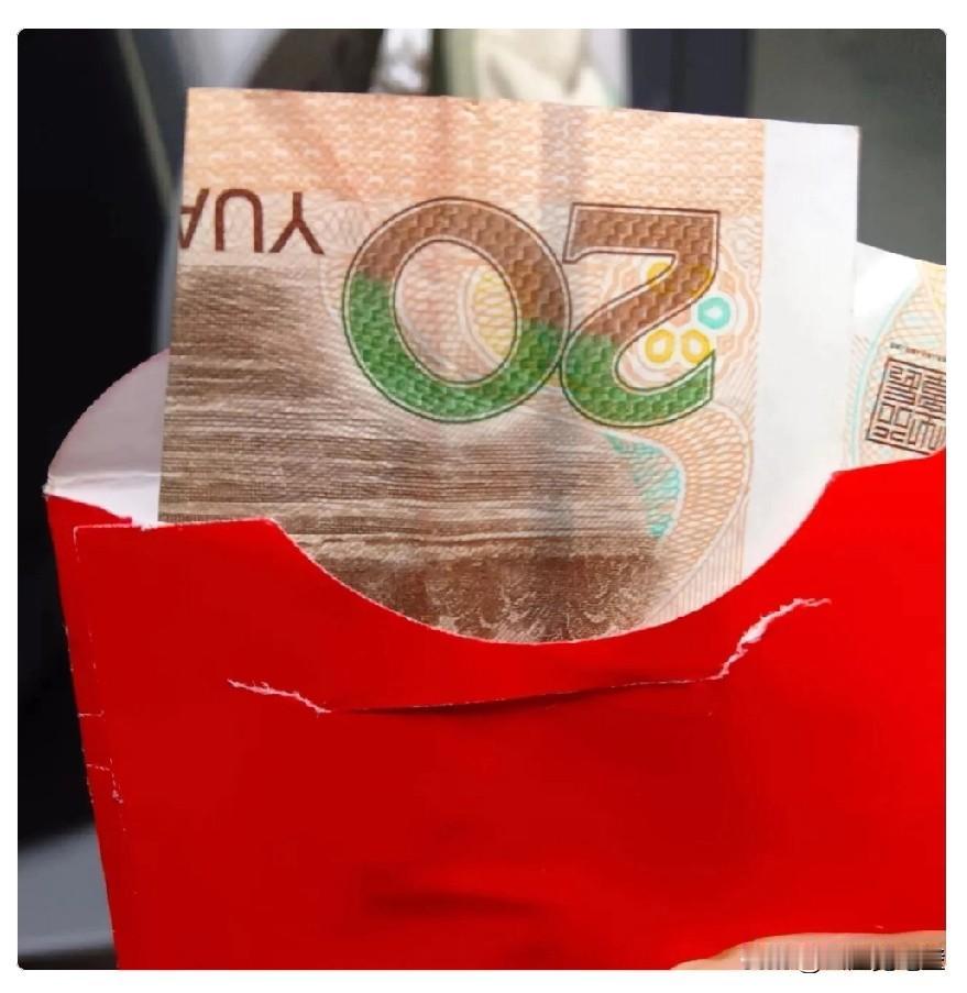 过年拜年真没意思，越有钱越抠！我姑在佛山做五金生意，听说年入几百万，开50来万