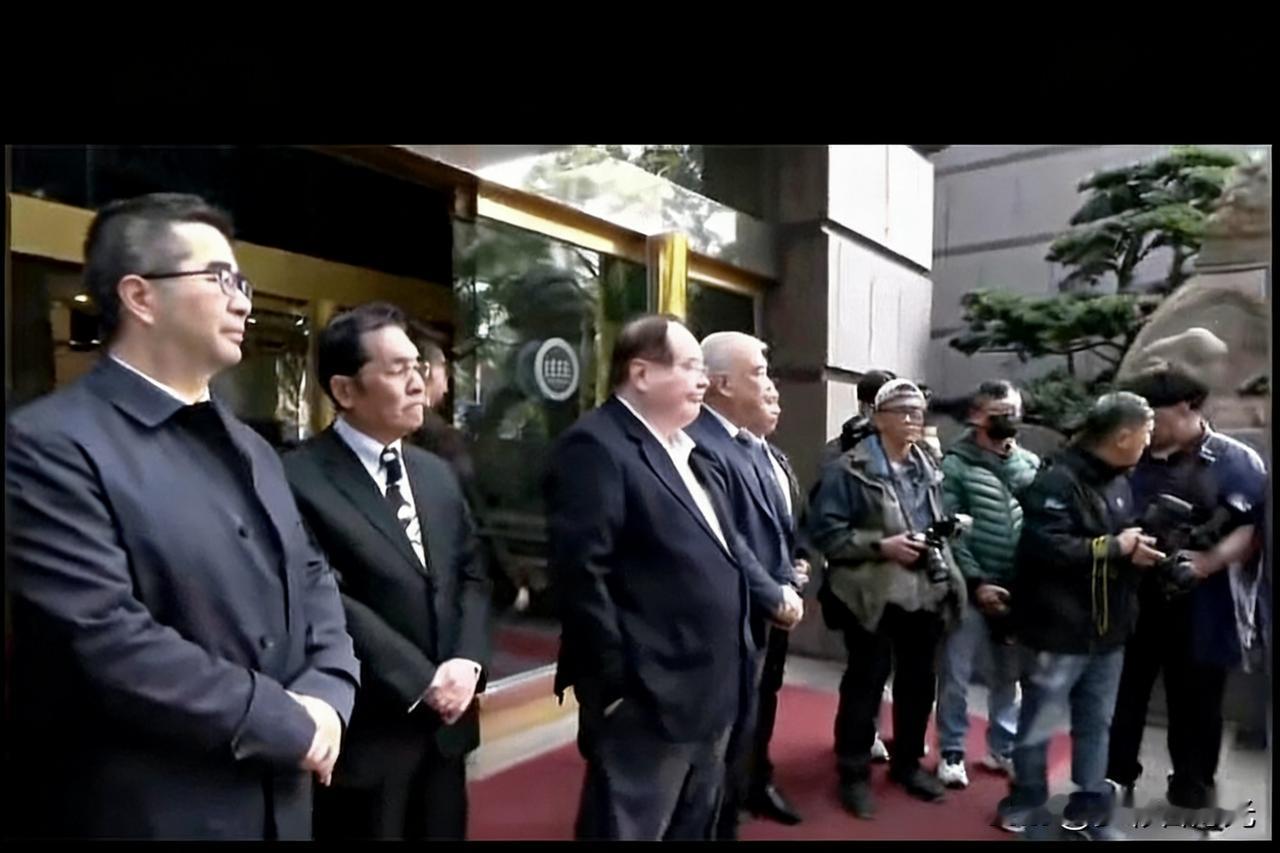 国民党高层齐聚！四位副主席列队恭迎郑丽文，这一幕藏着多少深意1月5日上午，