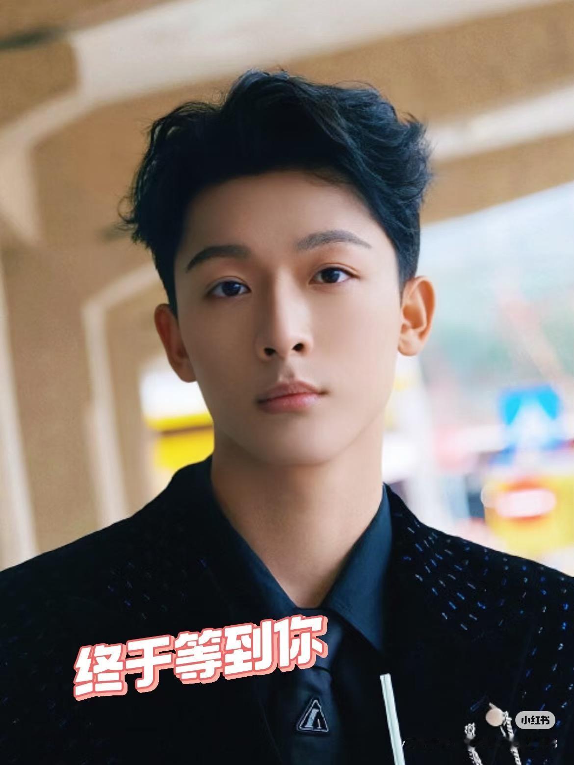 张晚意说我31岁了，身边同学大多结婚生孩子，总觉得自己结婚晚。爸妈年纪大才生我