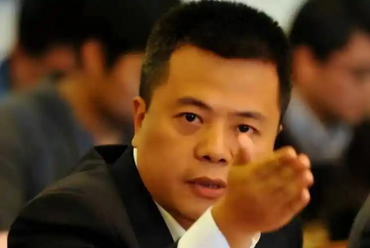 中国前首富陈天桥，突然又杀了回来，动用境外资本买下上海的一家酒店。看了看网友的评