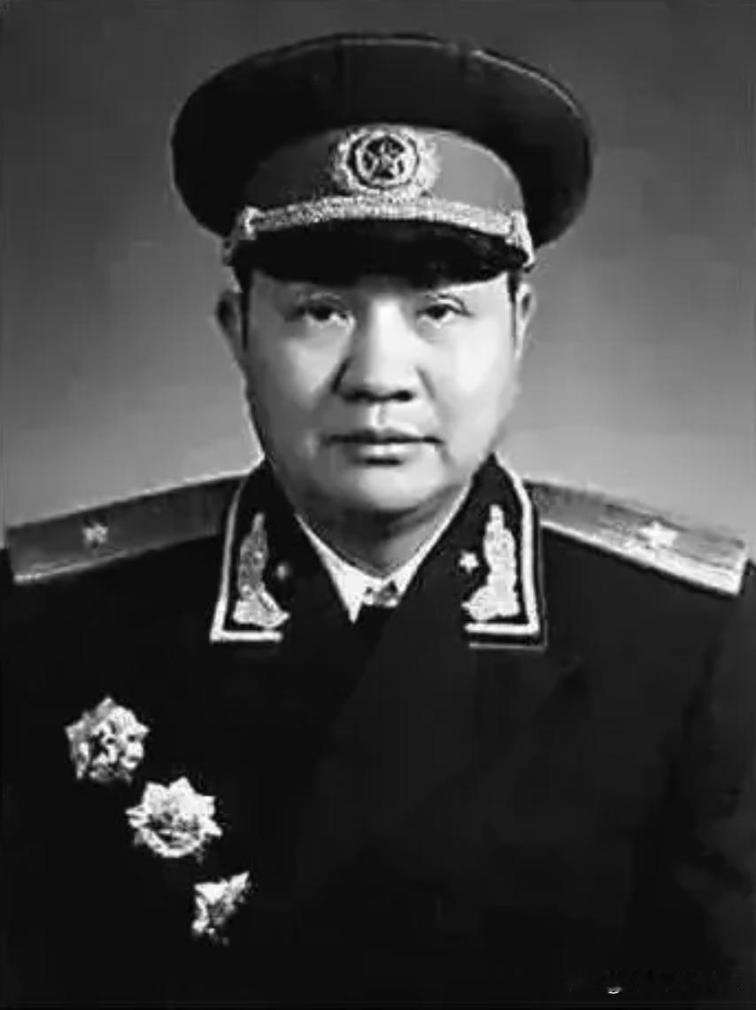 1941年，新四军第一师抓了200多名特务，粟裕知道后，忍不住质疑：“搞错了吧？