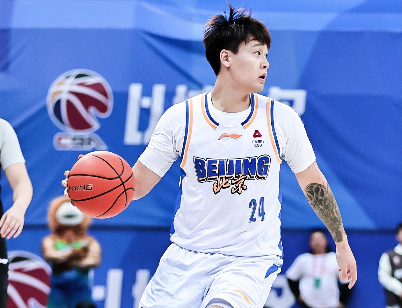 赵睿：琦哥，除了盖崔永熙那关键球，你是真不出手啊！还有你那罚球是职业的吗？看来你