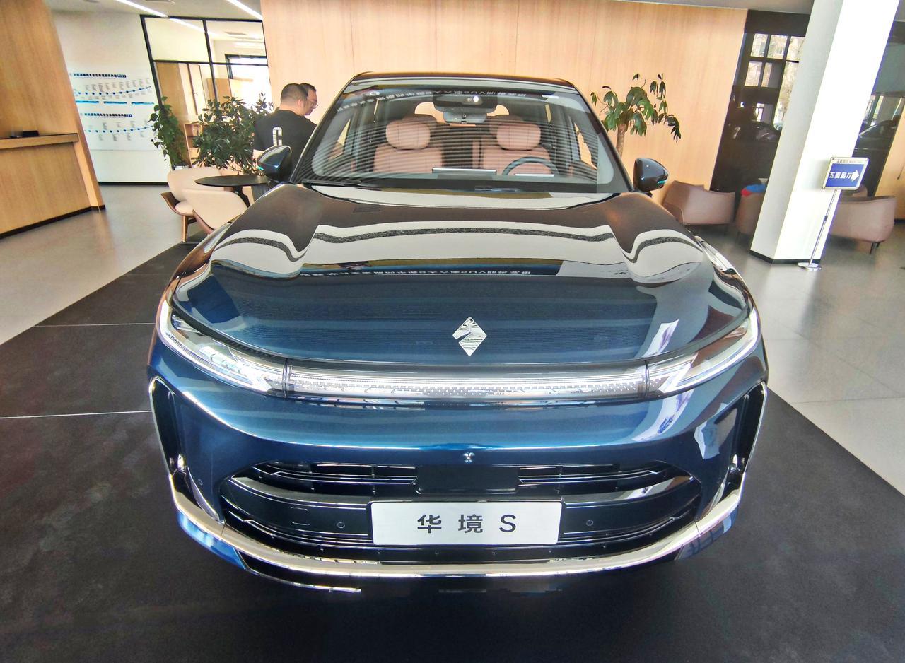 《华境S》给你一个宽敝的家华境S是上汽通用五菱旗下，全新高端品牌华境的首