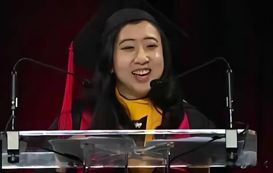 空气甜回国了！大家记得当年在美国大学毕业舞台上，高呼美国的空气都是香甜的杨舒平