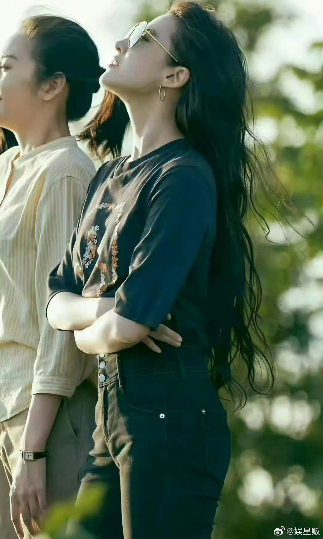 总说刘亦菲体态不好，可是这一幕她完胜所有人