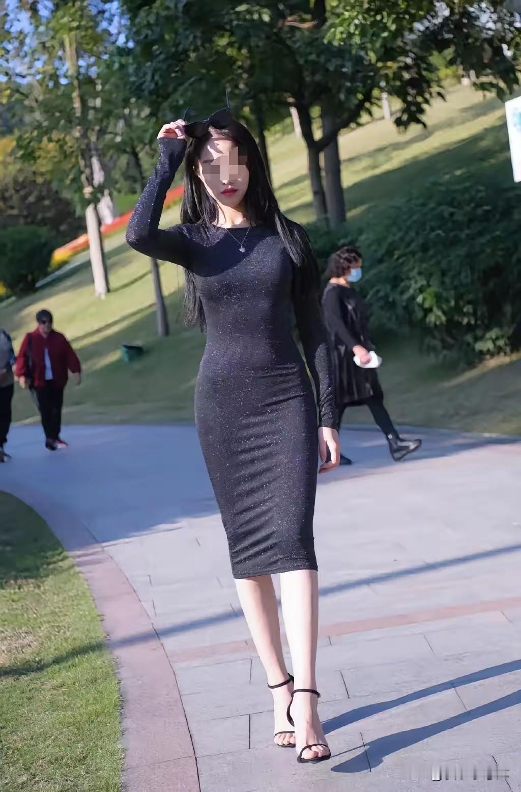 “谁叫你长得那么美！”上海长宁，已婚女子因长得太漂亮，被男邻居看中。男邻居展开