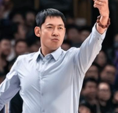 北控男篮主教练张庆鹏谈球队绝杀福建取胜，他表示：我们打了半场属于自己的比赛，但是