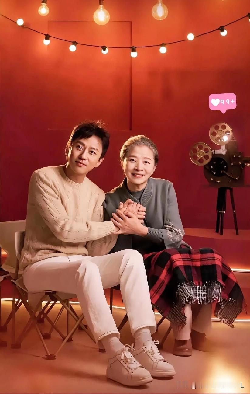 邓超这次一反常态，安安静静站那儿把歌给唱了，我特意去查了节目单。我心想这