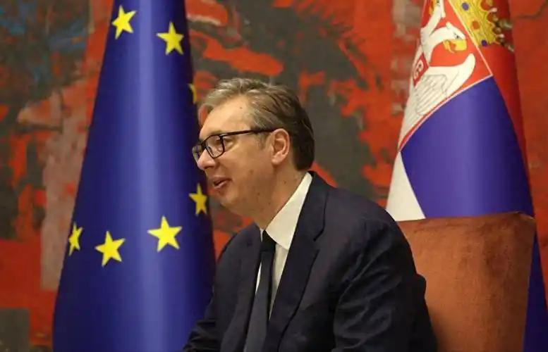 终于稳稳坐上国际核心谈判桌的主位，武契奇再也不是过去那个在欧洲夹缝中小心翼翼、处