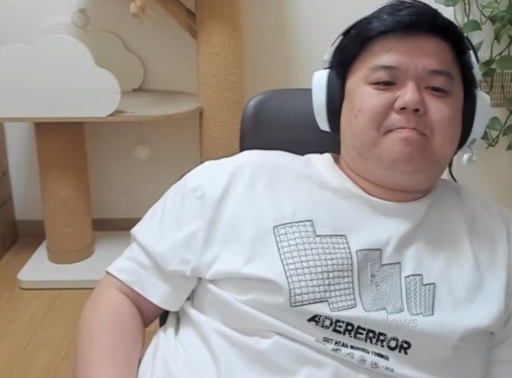 老蔡开播解释老头杯决赛前一晚只和超哥喝了二两酒，那个bo5单纯就是技不如人跟喝酒