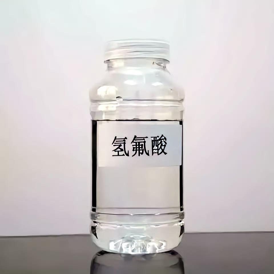 早在2018年，浙江金华浦江县一名环卫工人在清理垃圾时，双手被垃圾中的一瓶氢氟酸