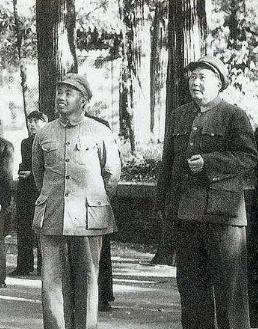 这些照片的缘由是这样的，1958年，毛主席问许世友将军，世友啊，地方上的干部都要