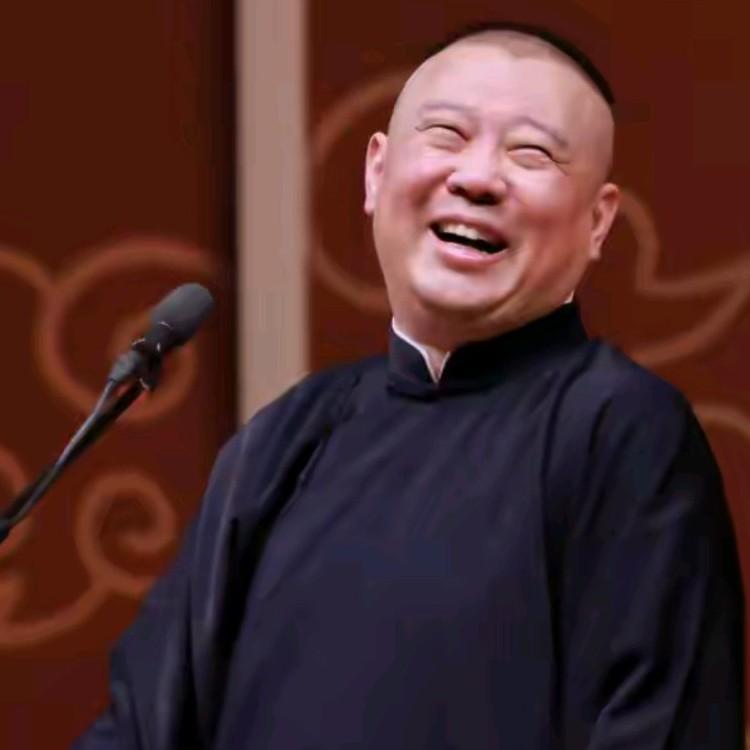 郭德纲前大徒弟闫云达真是太敢说了！昨天闫云达直播时表示：郭德纲现在为什么不说相声