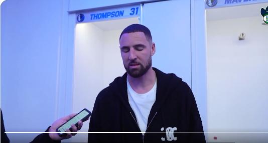 克莱-汤普森在赛后谈到了他跟莫兰特的对话，克莱竟然这样说莫兰特。”他是