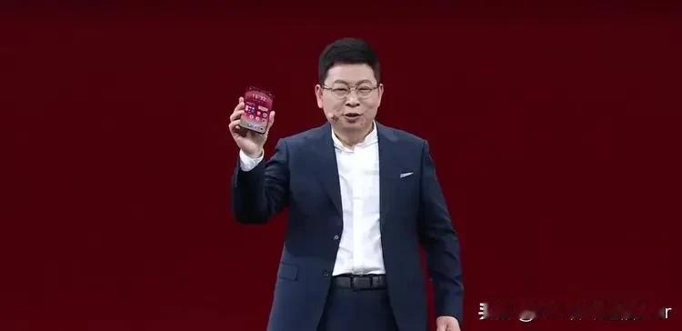 余承东亲自挖iPhone用户的方式很独特，余总在华为阔直板预发布会上表示，哪怕你