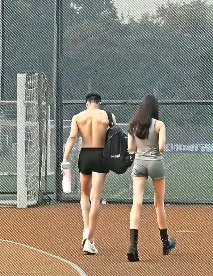 怪不得女生都说自己喜欢体育生，这多健硕！