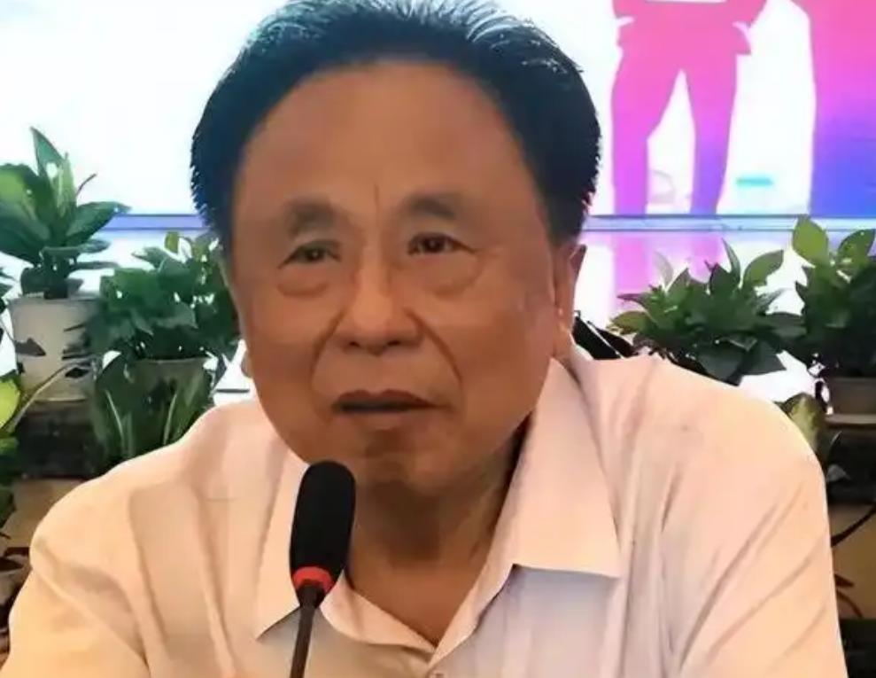 包养了多名情妇，生下11个私生子，75岁还在拼命生孩子！人前，他是人人崇拜的成功